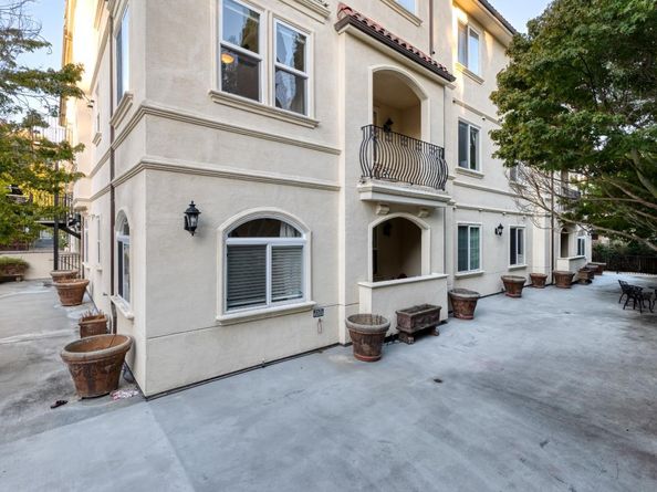 1237 Capuchino Avenue 7, Burlingame CA 94010