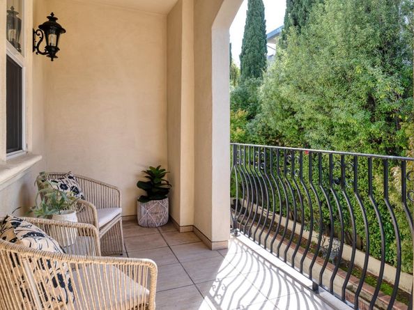 1237 Capuchino Avenue 7, Burlingame CA 94010