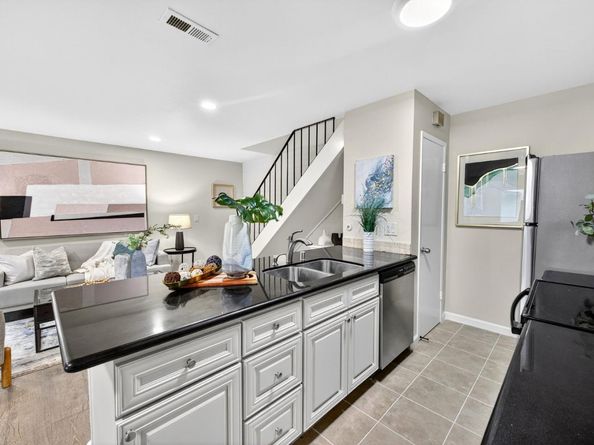 375 N 3rd Street 3, Campbell CA 95008