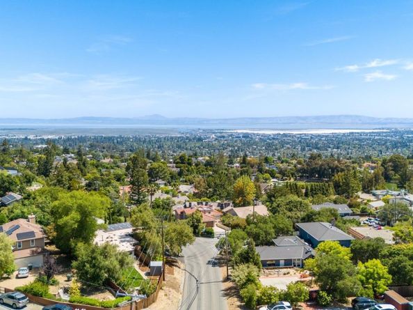 3996 Jefferson Avenue, Redwood City CA 94062