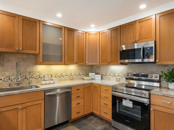 15 Calypso Ln, San Carlos CA 94070