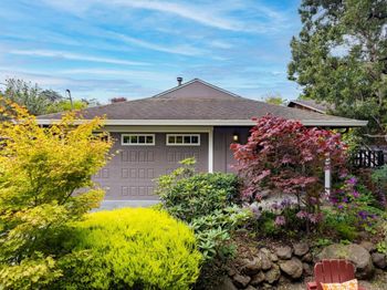 1047 Acacia Street