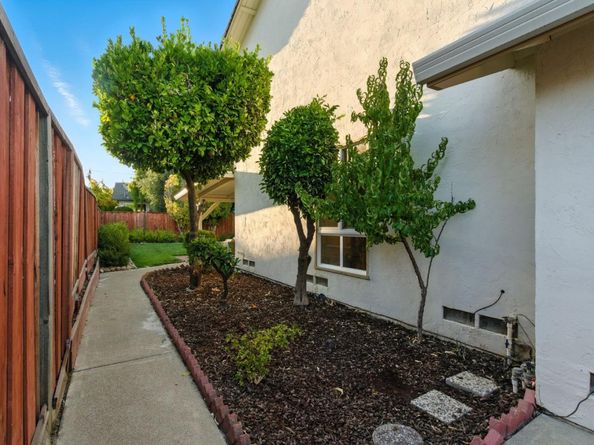 1049 Bigoak Court, San Jose CA 95129