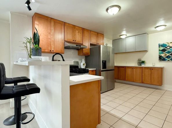 10923 Foothill Boulevard, Oakland CA 94605