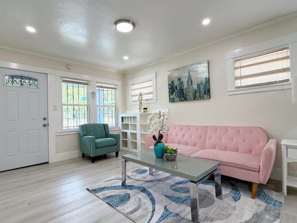 10923 Foothill Boulevard, Oakland CA 94605