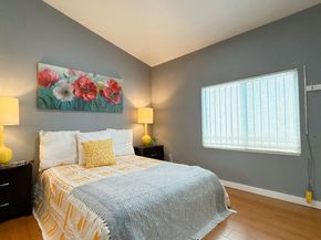 10923 Foothill Boulevard, Oakland CA 94605