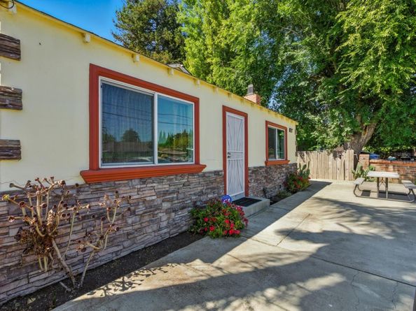 2273 Dumbarton Avenue, East Palo Alto CA 94303