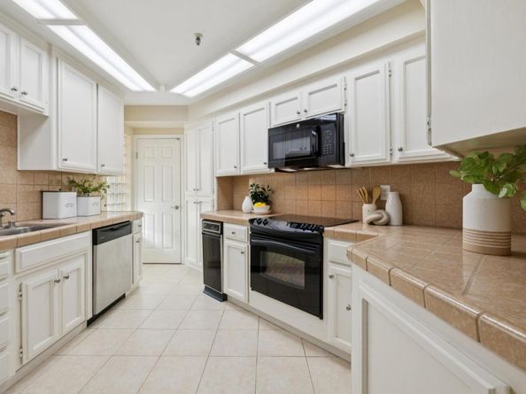 365 Forest Avenue 2D, Palo Alto CA 94301