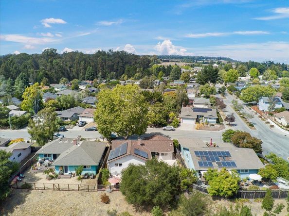 209 Calvin Place, Santa Cruz CA 95060
