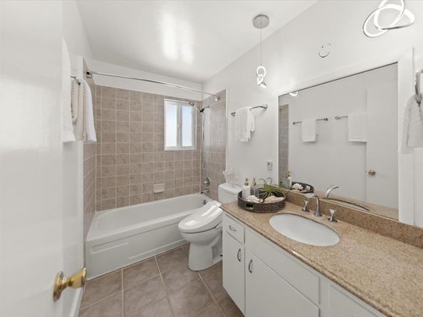 209 Calvin Place, Santa Cruz CA 95060