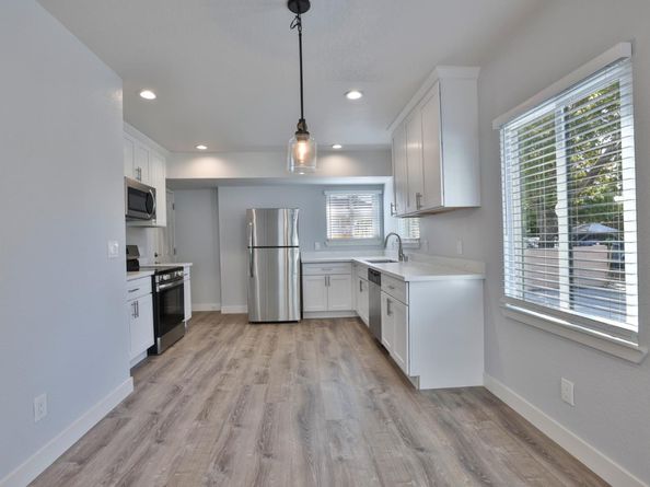 3519 Hoover Street, Redwood City CA 94063