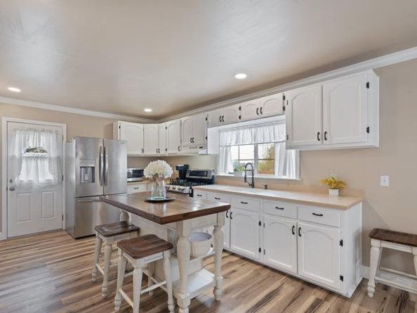 22 Heiner Road, Watsonville CA 95076