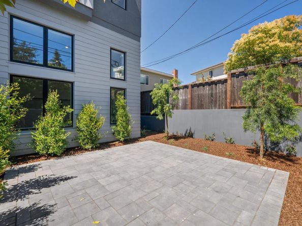 1433 Floribunda Avenue 2, Burlingame CA 94010