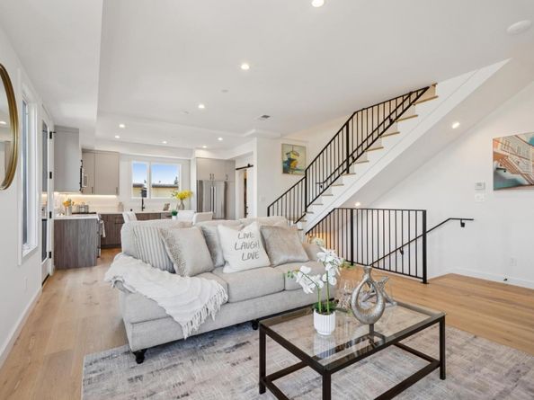 1433 Floribunda Avenue 2, Burlingame CA 94010