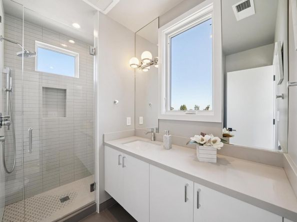 1433 Floribunda Avenue 2, Burlingame CA 94010