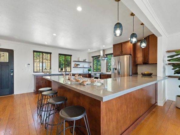 8730 Burr Street, Oakland CA 94605