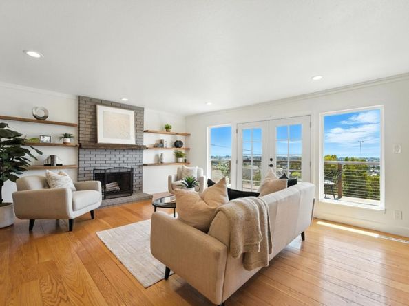 8730 Burr Street, Oakland CA 94605
