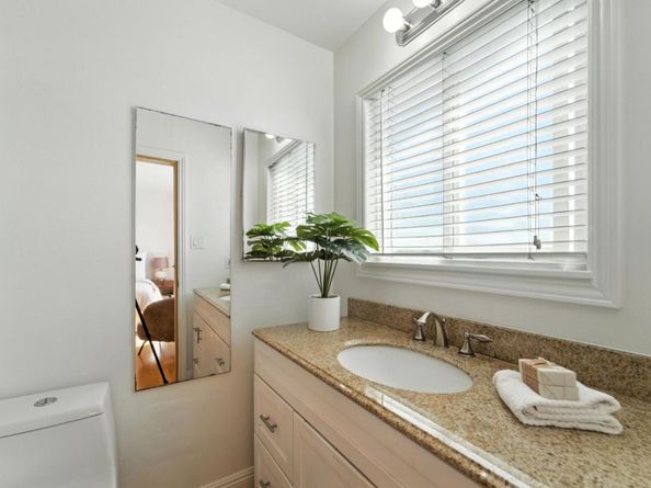 8730 Burr Street, Oakland CA 94605
