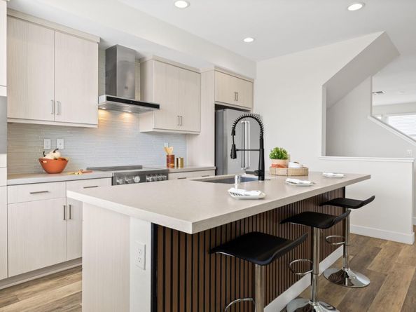 1307 Pullman Way, Oakland CA 94607