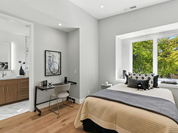 2200 Saint Francis Drive, Palo Alto CA 94303