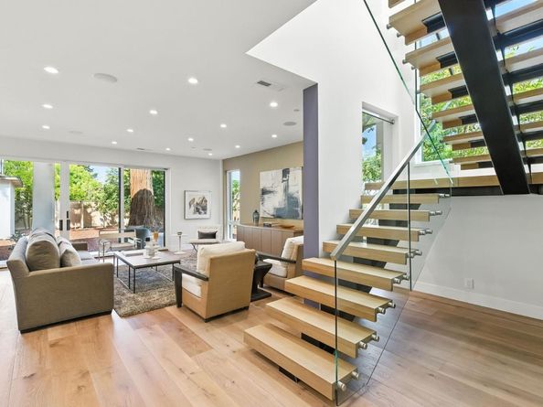 2200 Saint Francis Drive, Palo Alto CA 94303