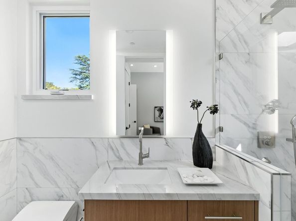 2200 Saint Francis Drive, Palo Alto CA 94303