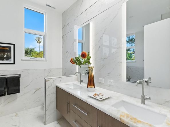 2200 Saint Francis Drive, Palo Alto CA 94303