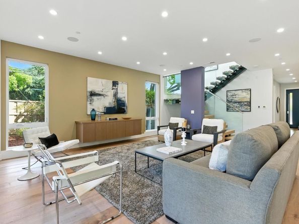 2200 Saint Francis Drive, Palo Alto CA 94303