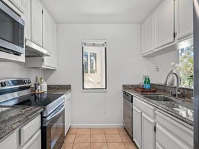 181 Centre Street 29, Mountain View CA 94041