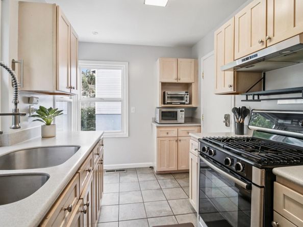 347 Manor Drive, Pacifica CA 94044