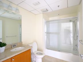 423 7th Street 901, Oakland CA 94607