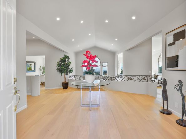 15 Serramar Drive, Oakland CA 94611