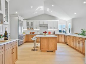15 Serramar Drive, Oakland CA 94611