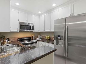 979 La Mesa Terrace Apt D, Sunnyvale CA 94086