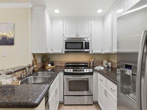 979 La Mesa Terrace Apt D, Sunnyvale CA 94086