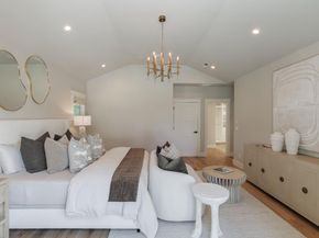 543 Seale Avenue, Palo Alto CA 94301