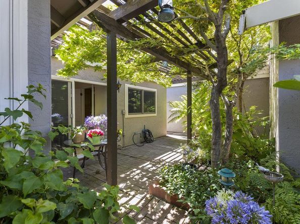 102 Escobar Avenue, Los Gatos CA 95032