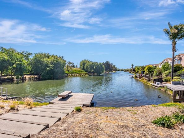 327 Ratto Road, Alameda CA 94502