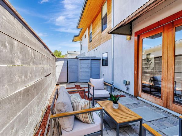 1022 61st Street, Oakland CA 94608