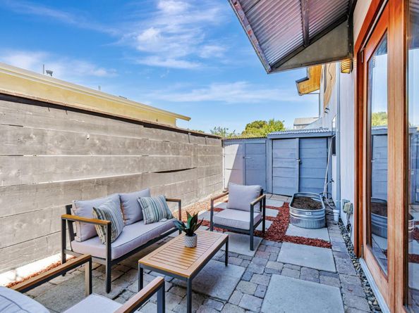1022 61st Street, Oakland CA 94608