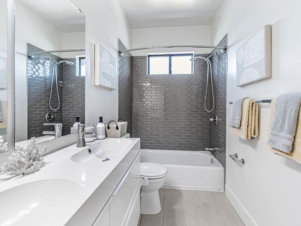 1022 61st Street, Oakland CA 94608