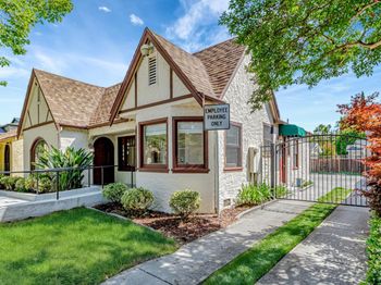 1044 Lincoln Avenue