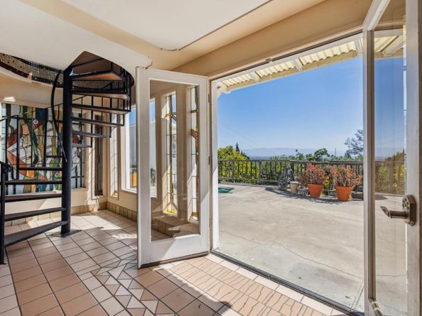10741 Ridgeview Avenue, San Jose CA 95127