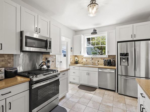 774 Edgewood Road, San Mateo CA 94402