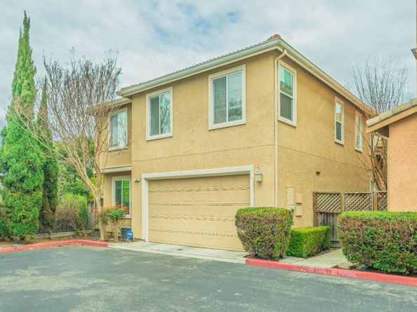225 Montevina Way, Hayward CA 94545