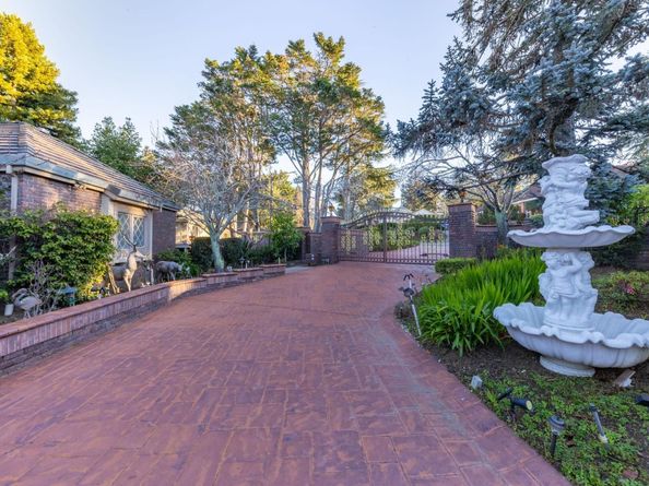 2930 Privet Drive, Hillsborough CA 94010