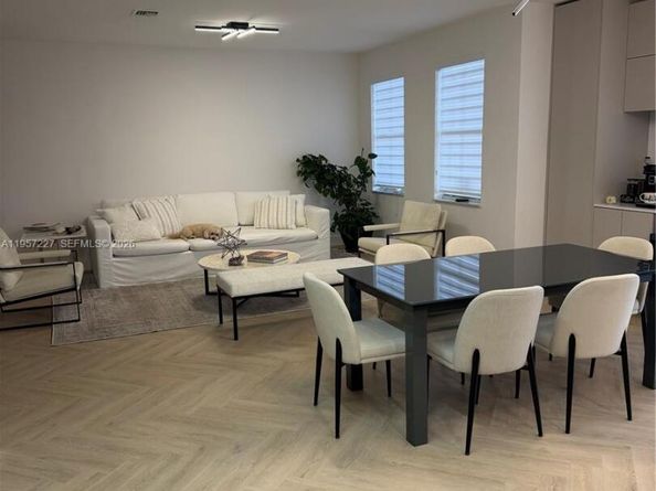 7476 NW 113th Path, Doral FL 33178