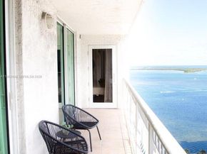 1200 Brickell Bay Dr 3215, Miami FL 33131