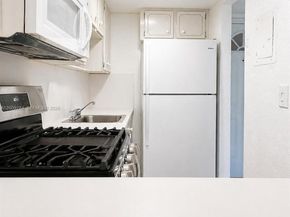 1300 W 47th Pl 218A, Hialeah FL 33012