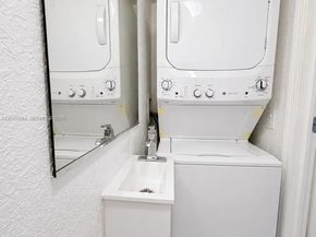 1300 W 47th Pl 218A, Hialeah FL 33012